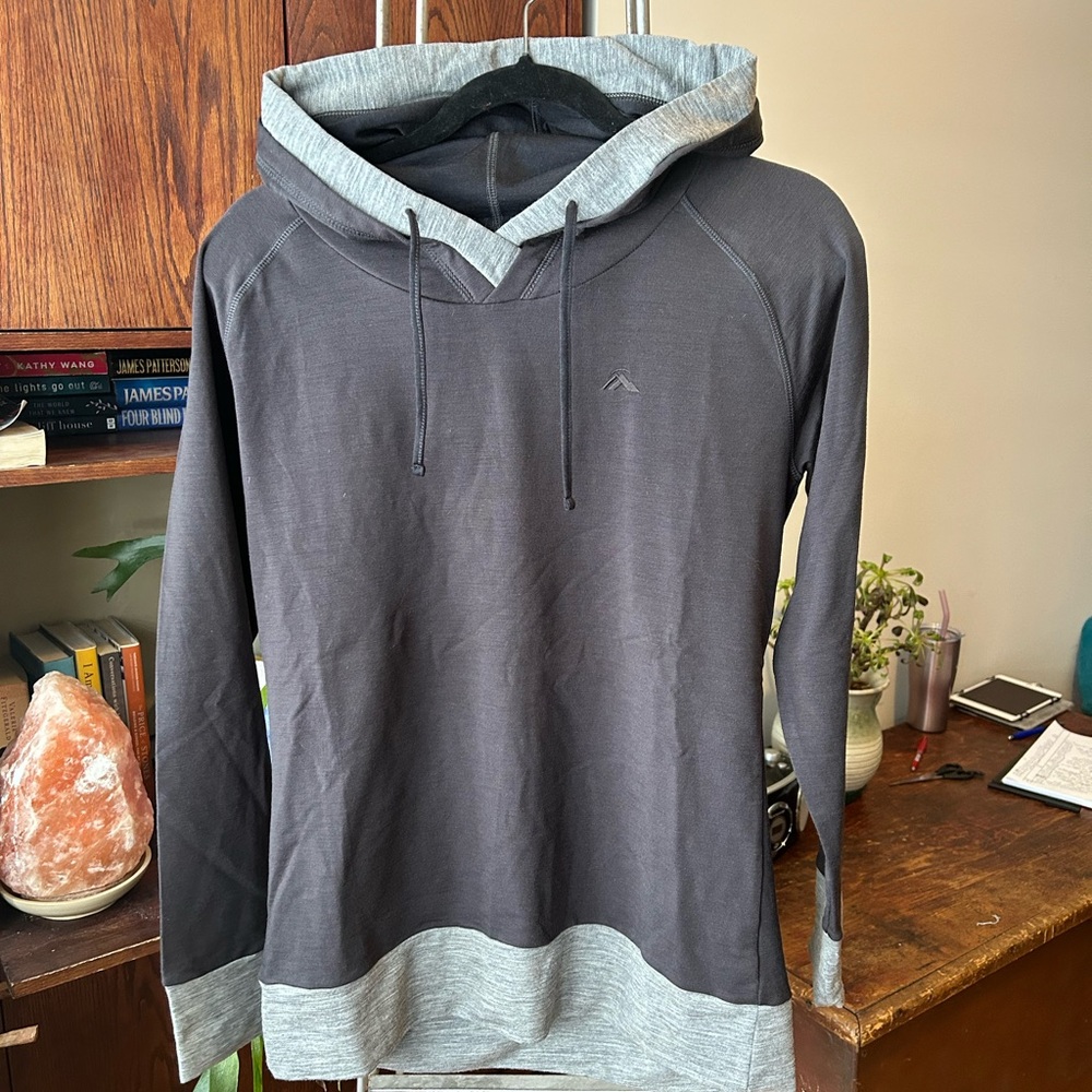 Macpac merino wool lightweight hoodie